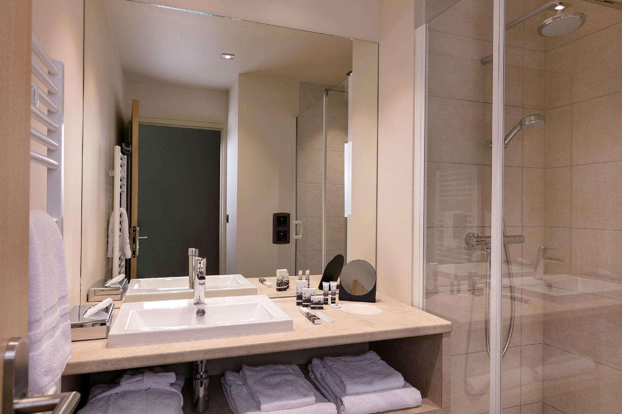 Best Western Plus Hotel Escapade Senlis Санлис Екстериор снимка
